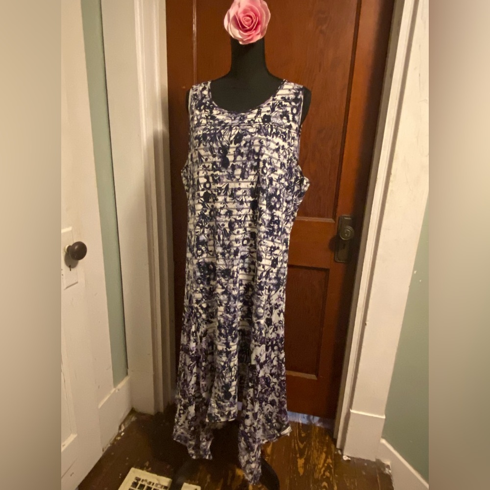 Simply Vera Wang Floral Flowing Dress